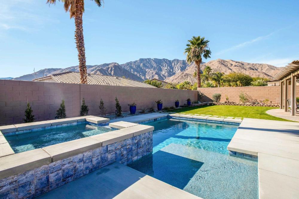 Near Downtown Palm Springs Home with Mountain Views